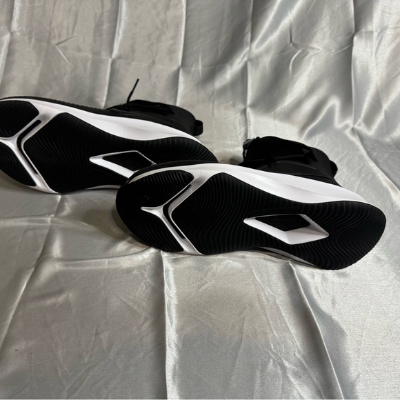 Nike Black and White High-Top Sneakers - Picture 3 of 5